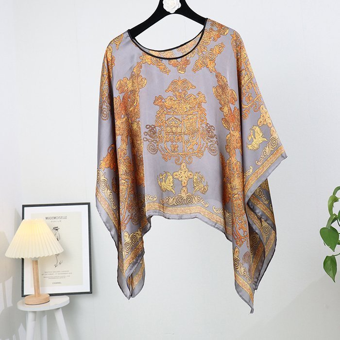 UrbanerChic | Elegantes Kaftan-Top mit abstraktem Muster