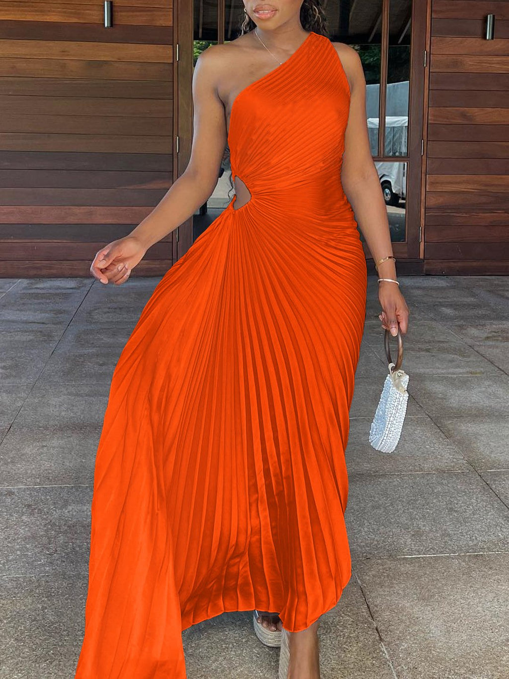 GlamourFalte | Elegantes Ein-Schulter-Maxikleid mit Plisseefalten