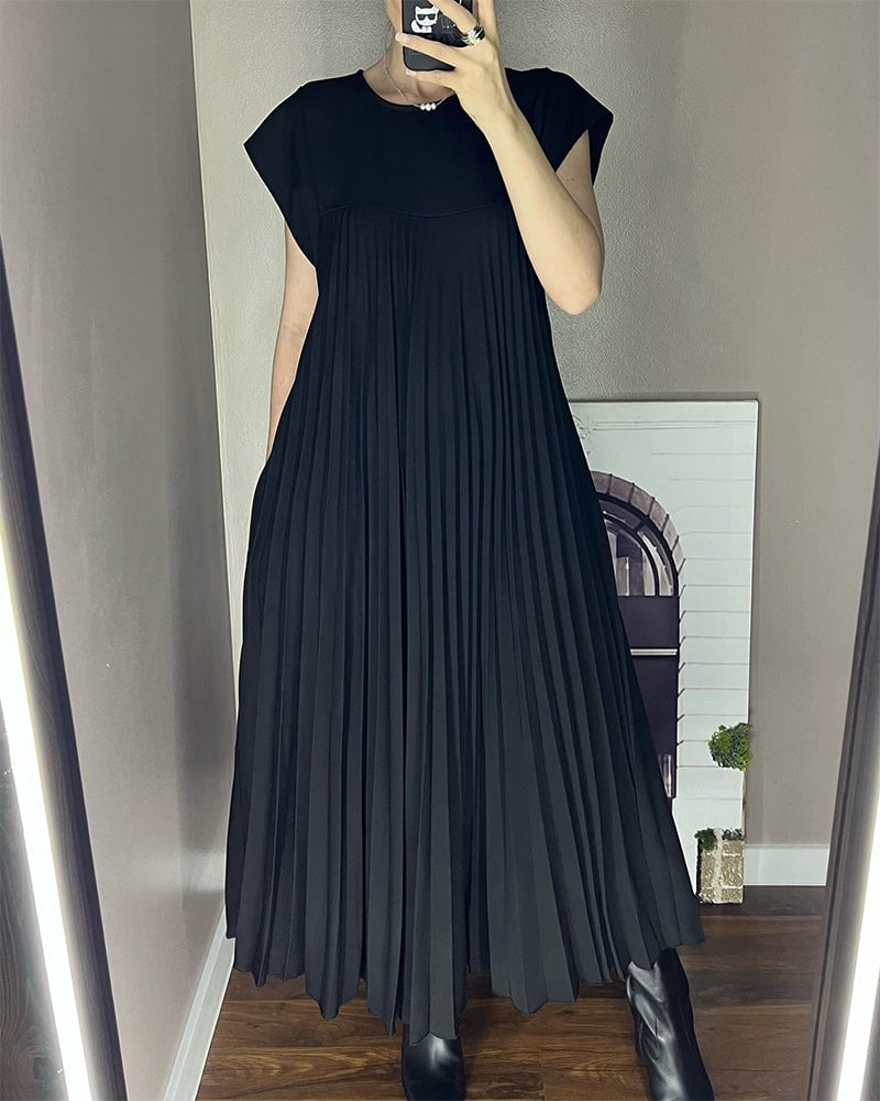 ElegantEase | Plisseekleid