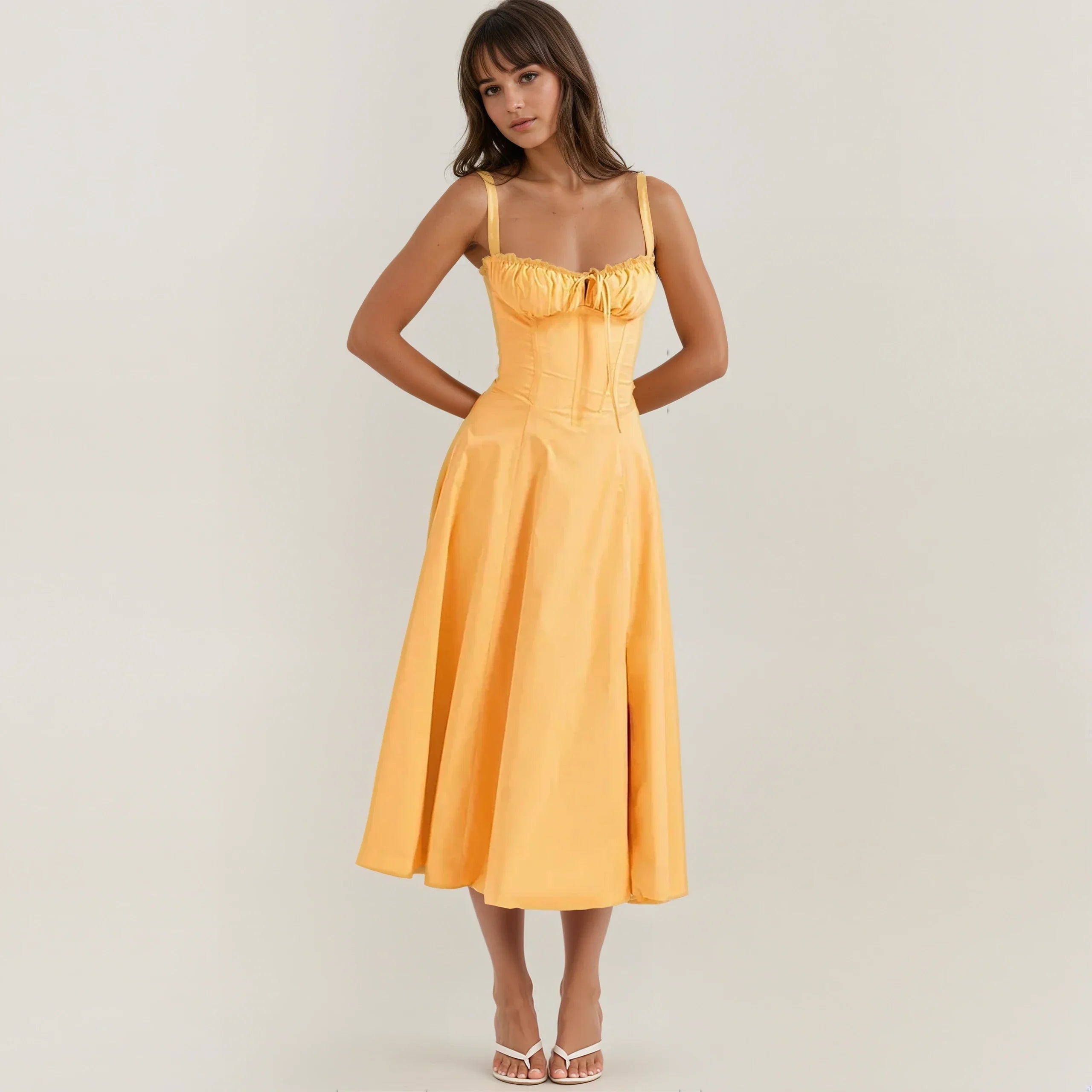 AnmutLux | Elegantes Korsagenkleid mit Figurbetonter Silhouette