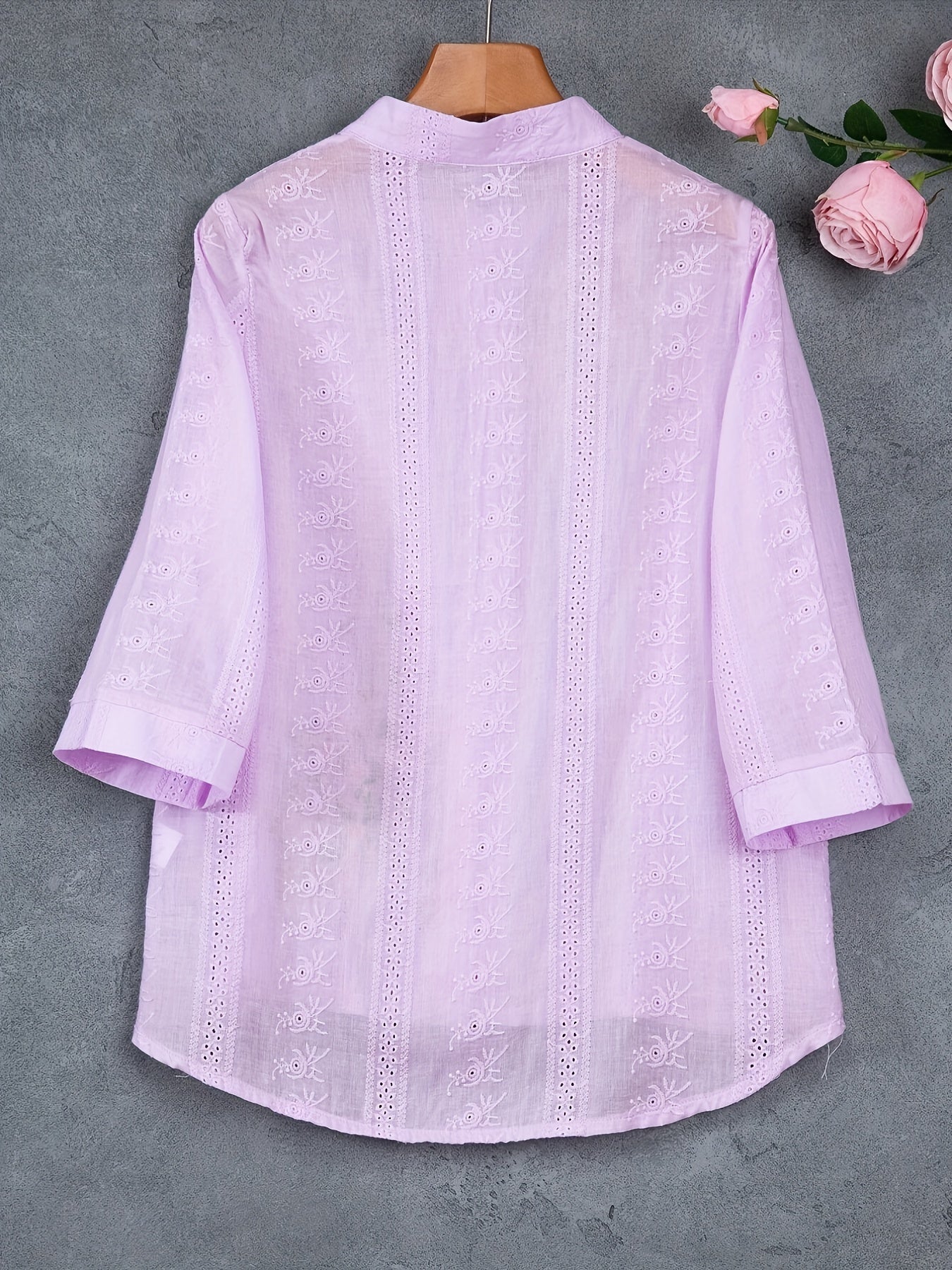 BlütenCharme | Damen Bluse mit zarter Blumenstickerei