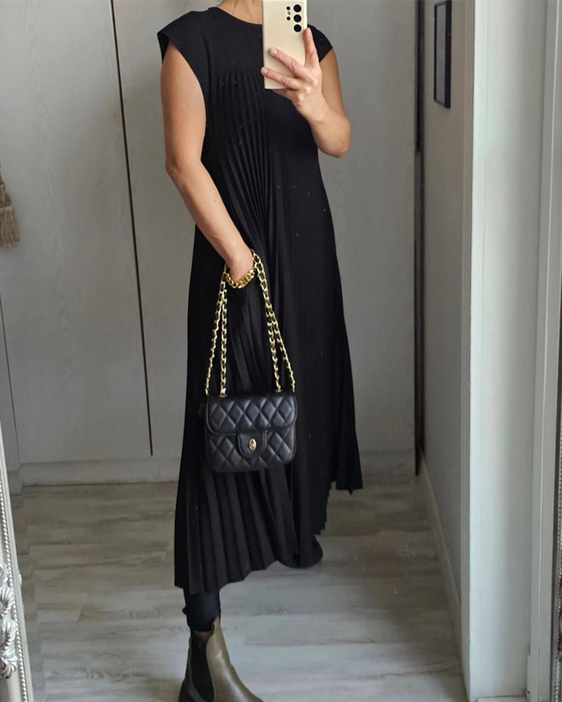 ElegantEase | Plisseekleid