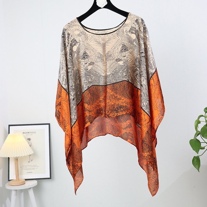 UrbanerChic | Elegantes Kaftan-Top mit abstraktem Muster