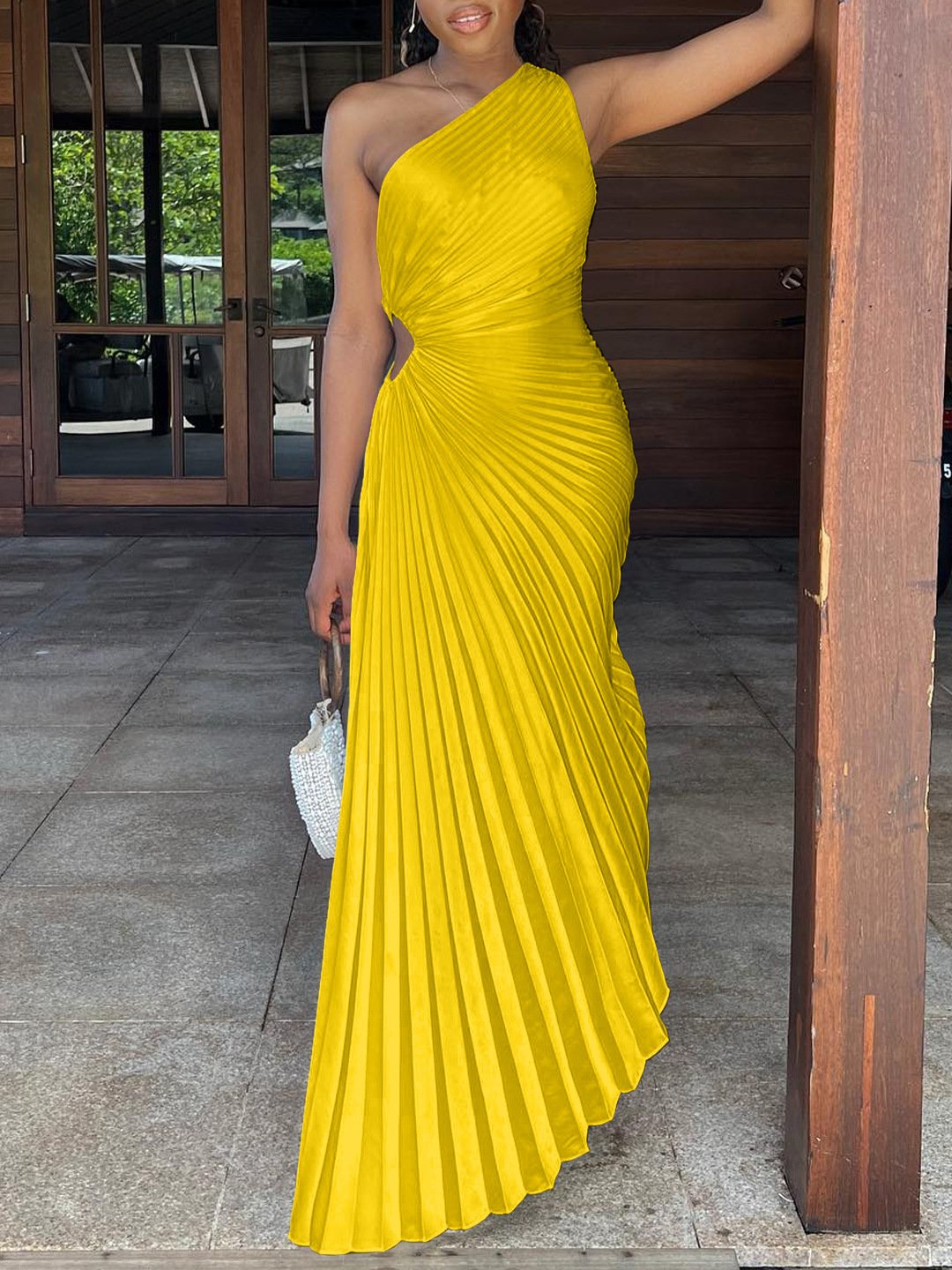 GlamourFalte | Elegantes Ein-Schulter-Maxikleid mit Plisseefalten