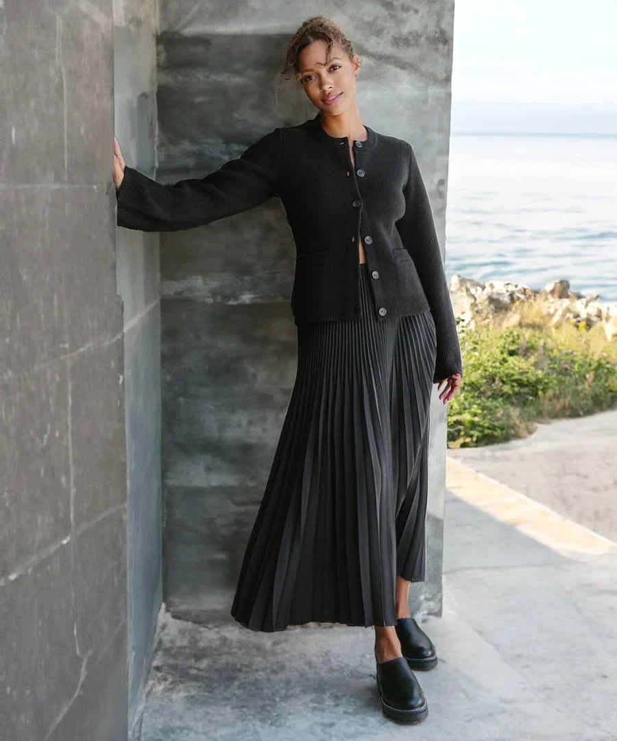 WeichStrick | Strickjacke mit lockerer Passform und edlen Knopfdetails