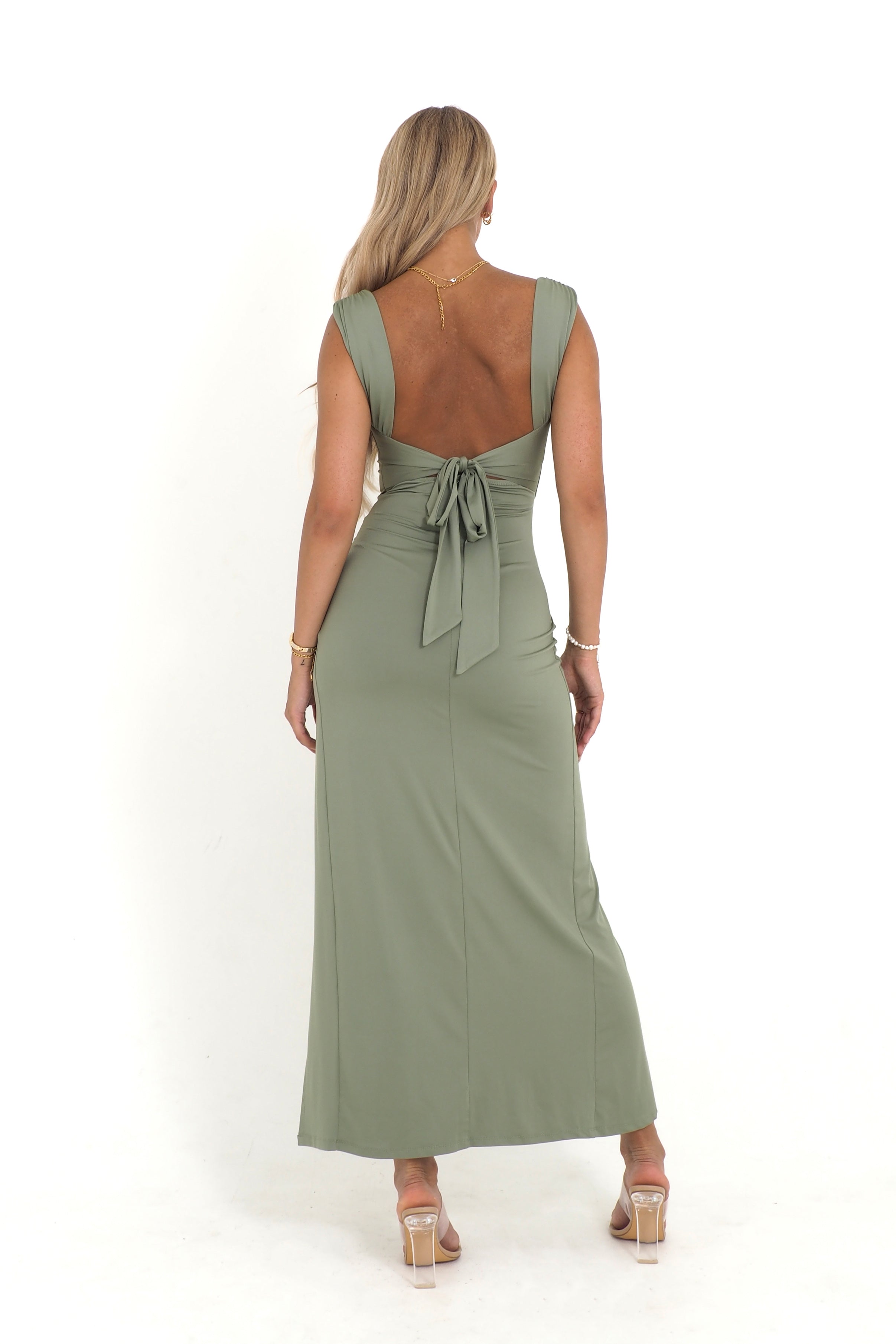 Anmutpur | Figurbetontes Maxikleid mit Rückenschleife und Beinschlitz