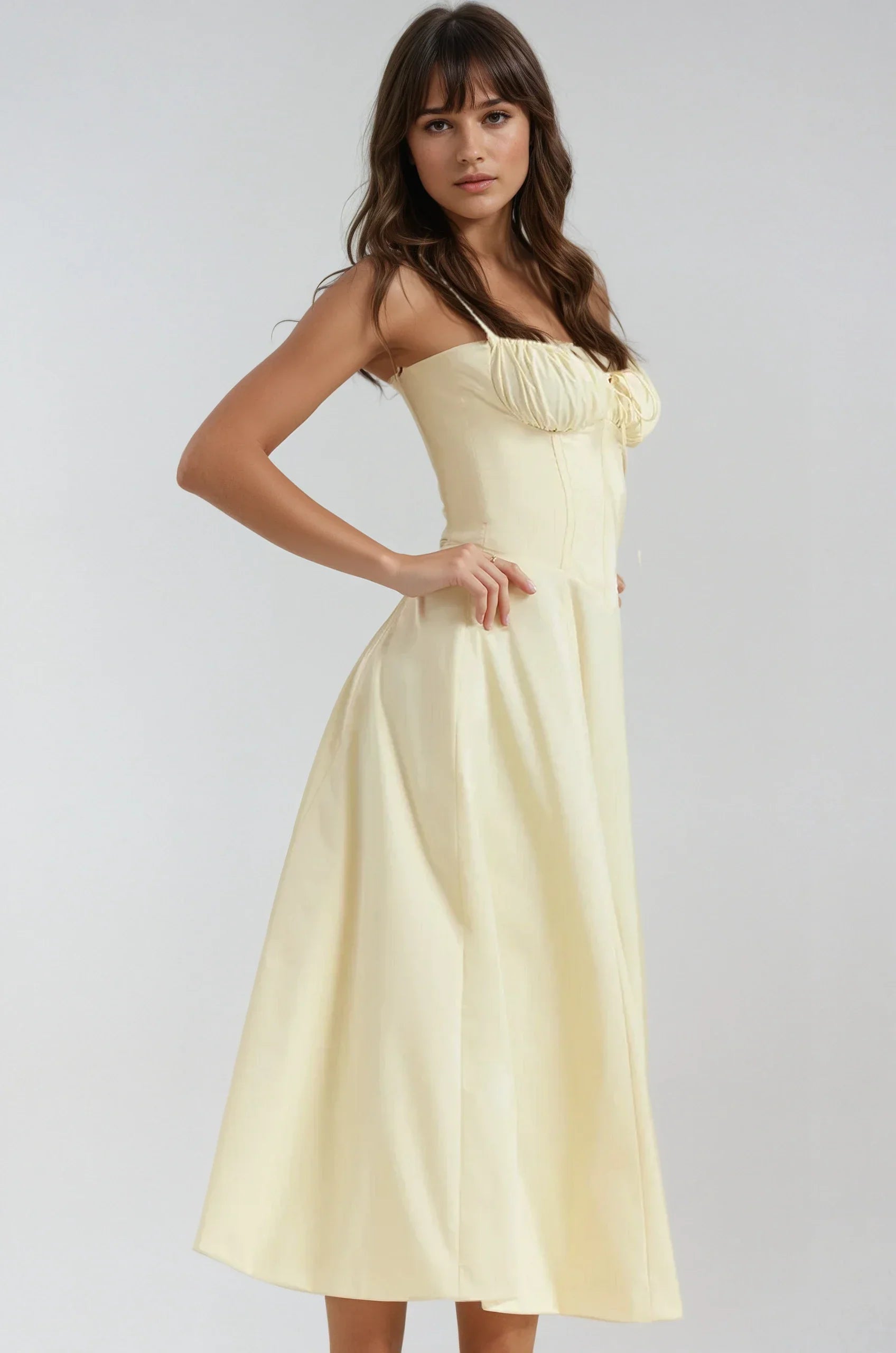 AnmutLux | Elegantes Korsagenkleid mit Figurbetonter Silhouette