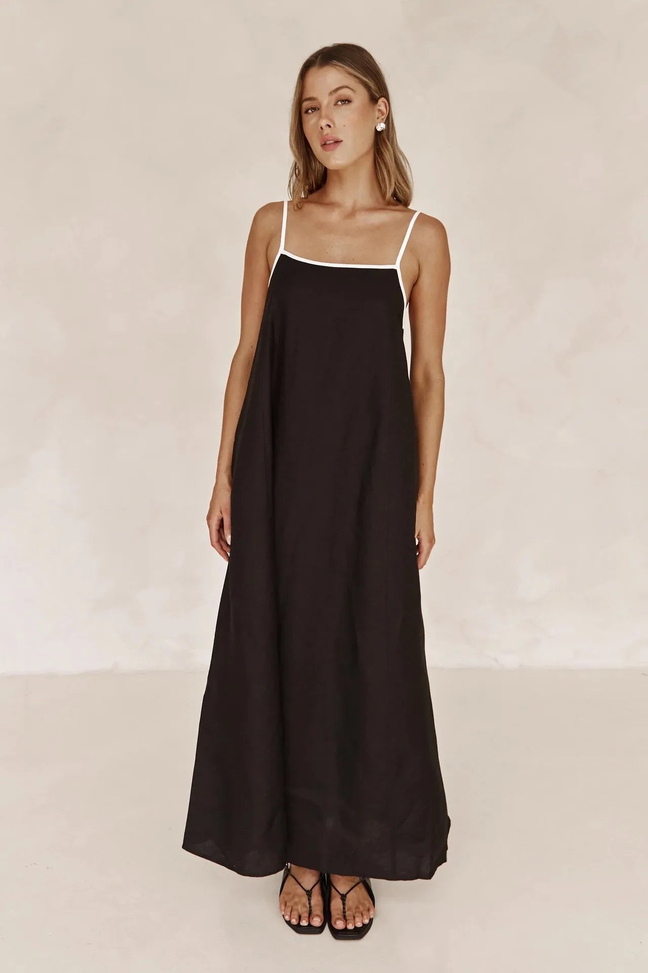 FemmeFlair | Rückenfreies Kleid