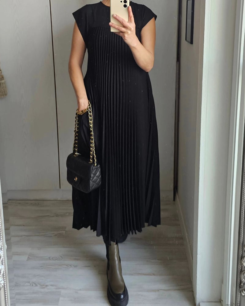 ElegantEase | Plisseekleid