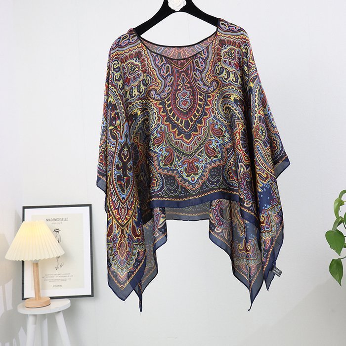 UrbanerChic | Elegantes Kaftan-Top mit abstraktem Muster