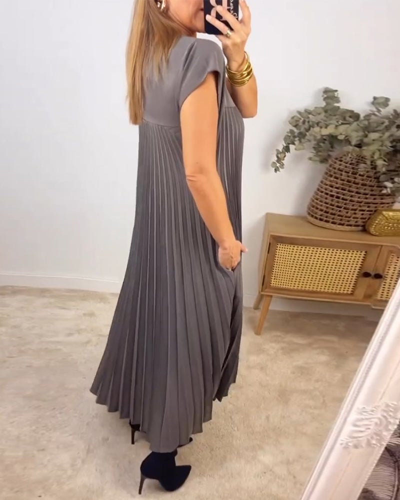 ElegantEase | Plisseekleid