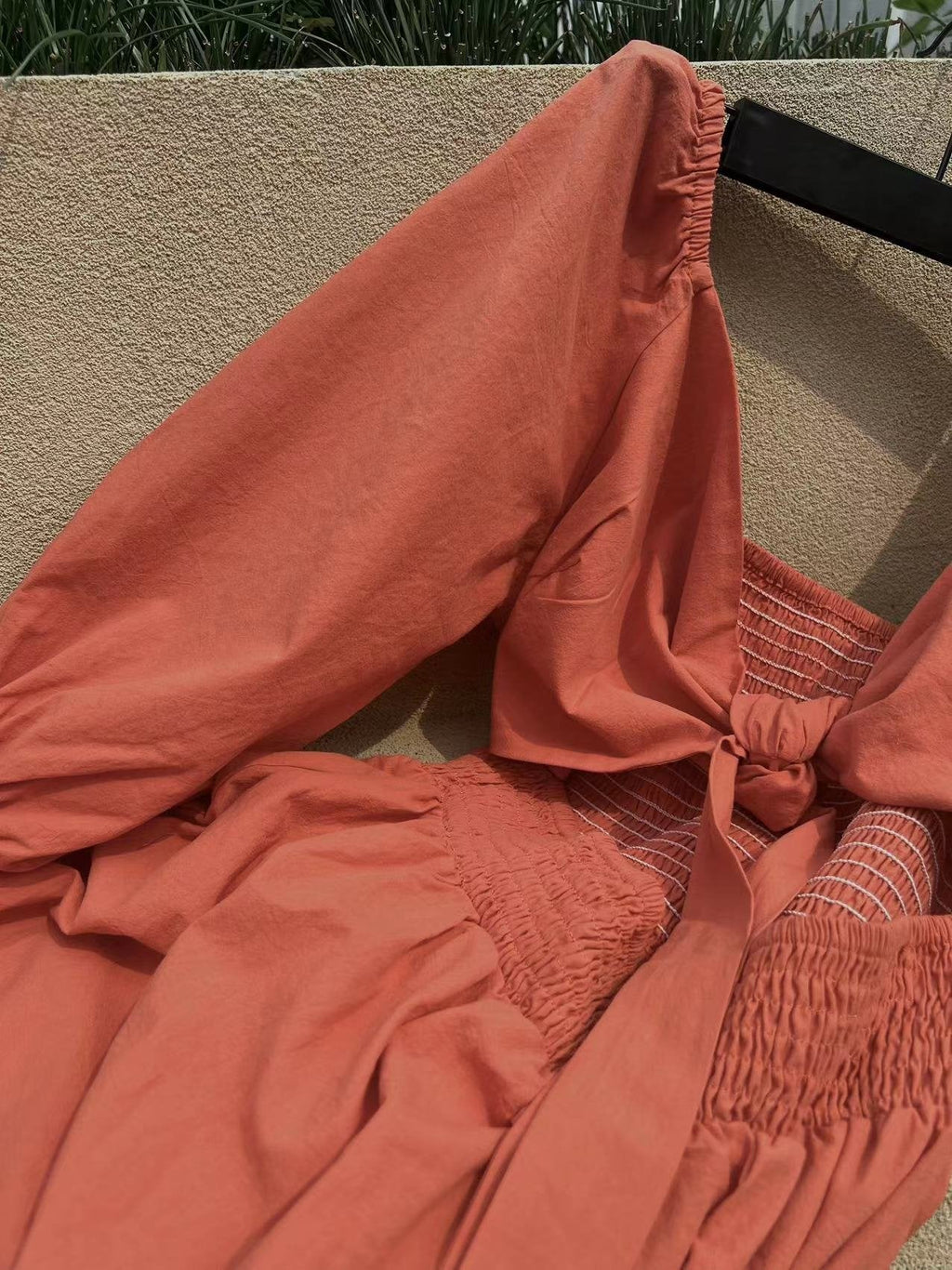 ChicRuffle | Kleid mit Rüschenärmeln
