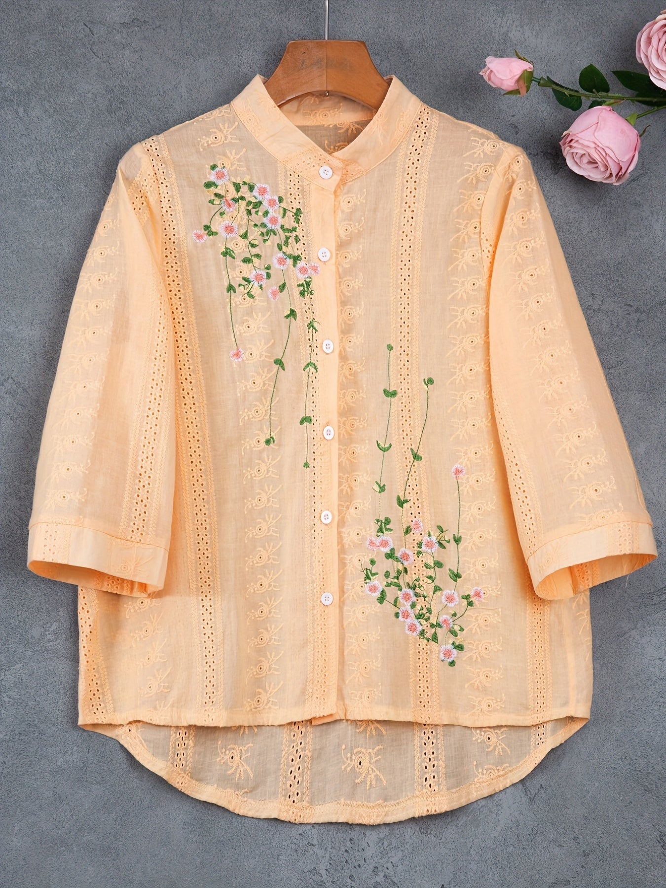 BlütenCharme | Damen Bluse mit zarter Blumenstickerei
