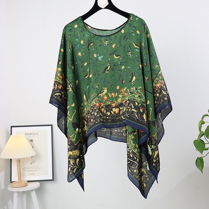 UrbanerChic | Elegantes Kaftan-Top mit abstraktem Muster