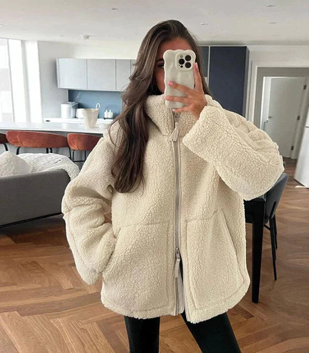GemütlichLux | Damenjacke aus Teddyfleece