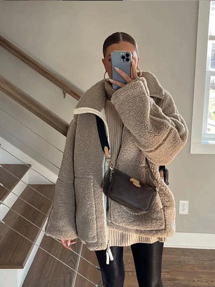 GemütlichLux | Damenjacke aus Teddyfleece