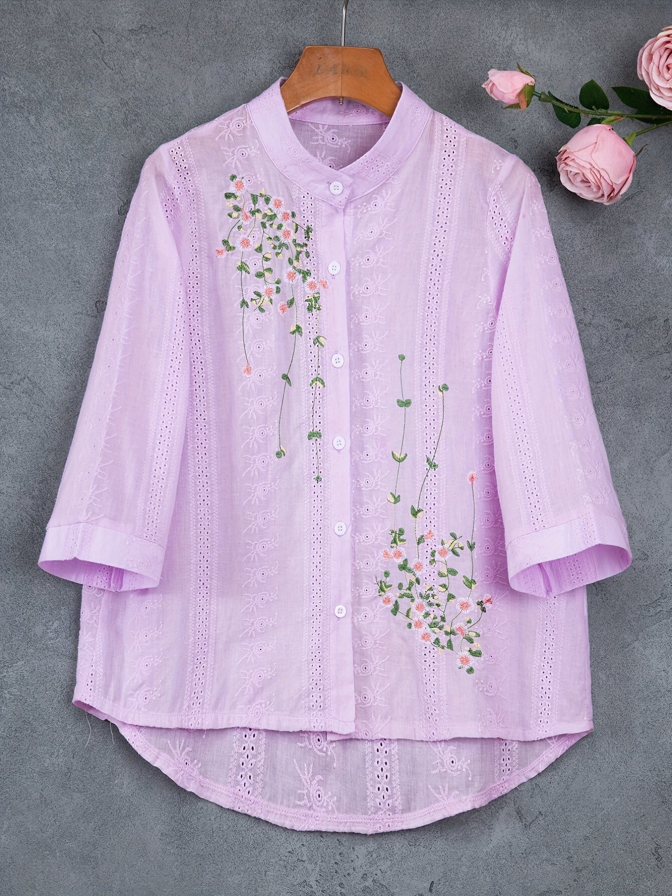 BlütenCharme | Damen Bluse mit zarter Blumenstickerei