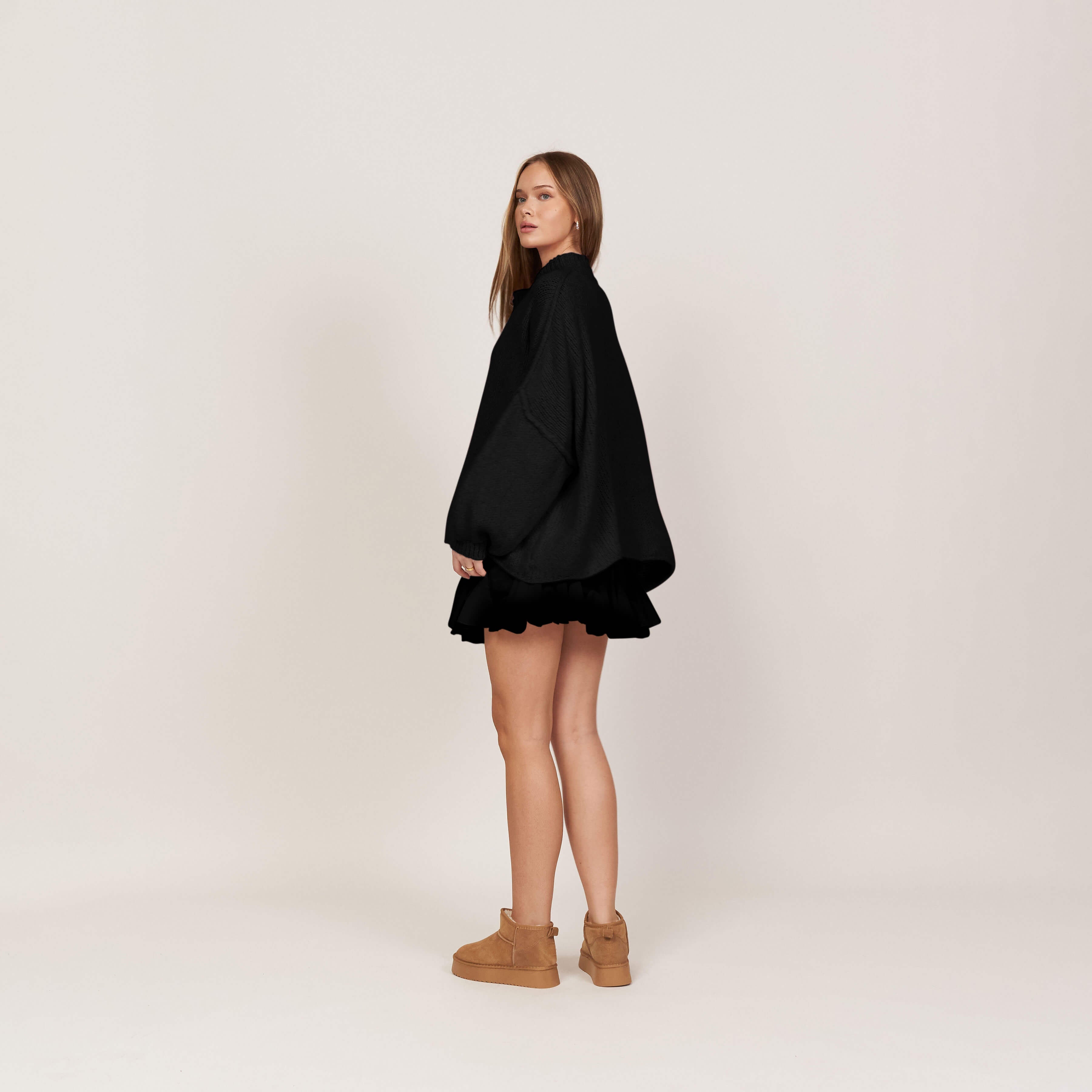 KakaoGemütlichkeit | Elegante Strickjacke mit Goldenen Knöpfen für einen Stilvollen Look